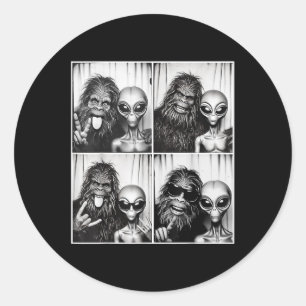 Funny Fotobooth Foto Sasquatch Ufo Bigfoot und ein Runder Aufkleber