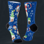 Funny Fotos Frohe Weihnachtsneuheit Socken<br><div class="desc">Lassen Sie sich dieses Weihnachtsfest mit diesen lustigen Weihnachtssocken aus dem Foto der Familie anlächeln! Laden Sie einfach 4 Bilder Ihrer Wahl hoch und bearbeiten Sie den festlichen Text mit der Vorlage.</div>