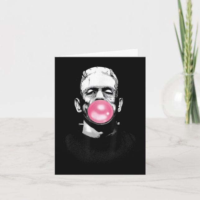 Funny Frankenstein Monster bläst ein bläsernes Gum Karte (Vorderseite)