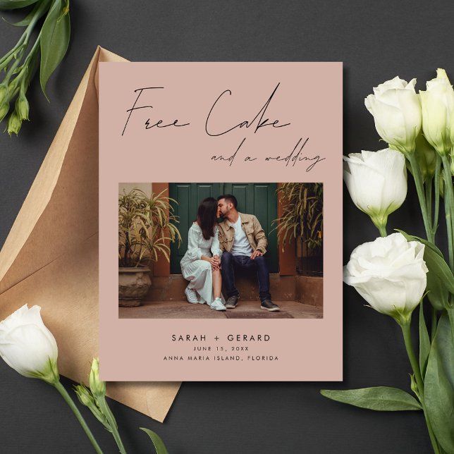 Funny Free Cake Wedding Foto Save the Date Ankündigungspostkarte (Funny Free Cake Wedding Photo Save the Date Announcement Postcard)