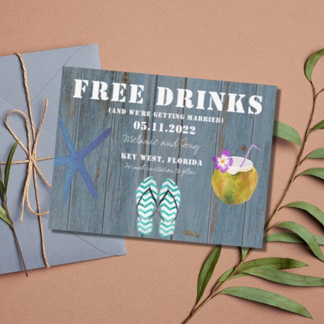 Funny Free Drinks Beach Wedding rettet die Termine Ankündigungspostkarte (Von Creator hochgeladen)