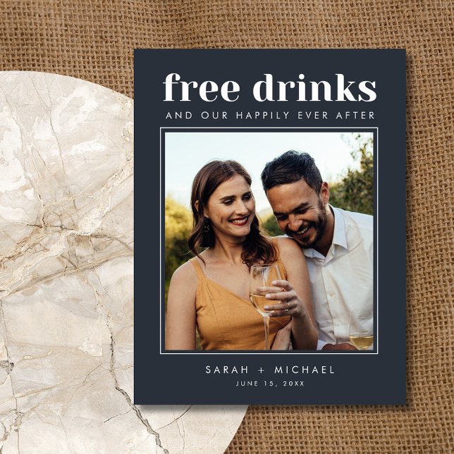 Funny Free Drinks Hochzeitsfest Foto Save the Date Ankündigungspostkarte (Funny Free Drinks Wedding Photo Save the Date)