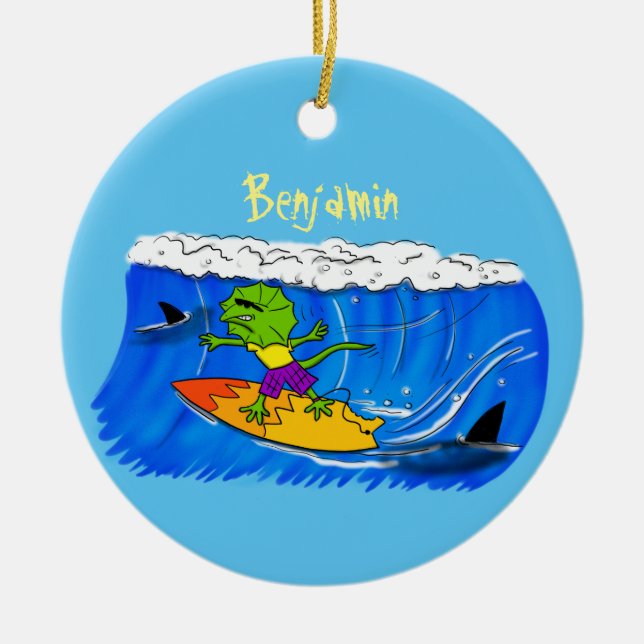 Funny frilled Halslizard Surfing Cartoon Keramik Ornament (Vorne)