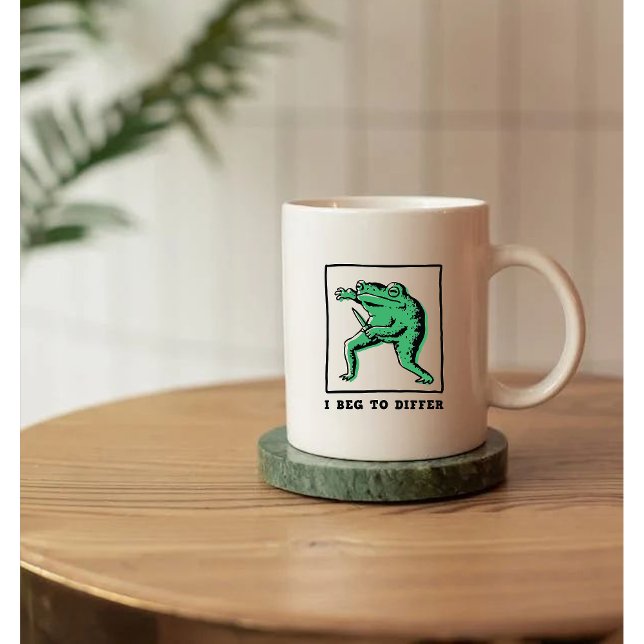Funny Frog with Knife – "I Beg to Differ" Meme Kaffeetasse (Von Creator hochgeladen)