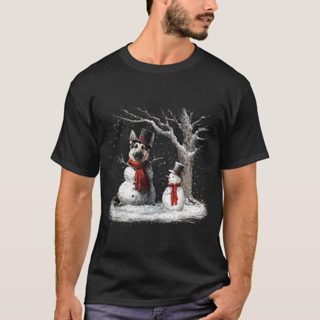 Funny German Shepherd Dog In The Snow Tree Christm T-Shirt (Vorderseite)
