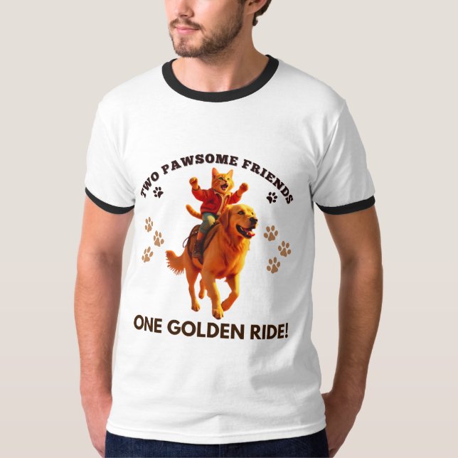 Funny Ginger Cat Riding Golden Retriever_realistis T-Shirt (Vorderseite)