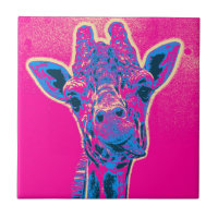 Funny Giraffe stickt seine Zunge heraus