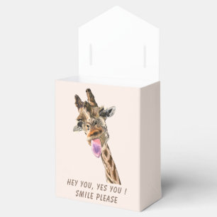 Funny Giraffe Tongue Out and Playful Wink Cartoon  Geschenkschachtel