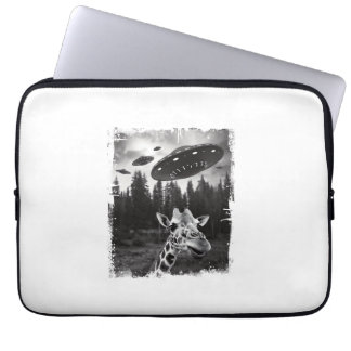 Funny Giraffe UFO Zoo Animal Weird Meme Graphic Laptopschutzhülle