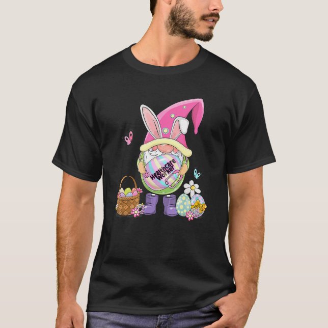 Funny Gnome Holding Ostereier Gesundheitsarbeiter T-Shirt (Vorderseite)