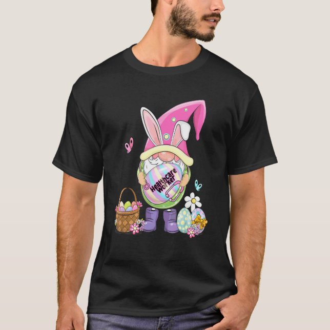 Funny Gnome Holding Ostereier Gesundheitsarbeiter T-Shirt (Vorderseite)