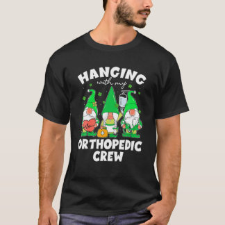 Funny Gnome mit orthopädischer Krankenschwester St T-Shirt