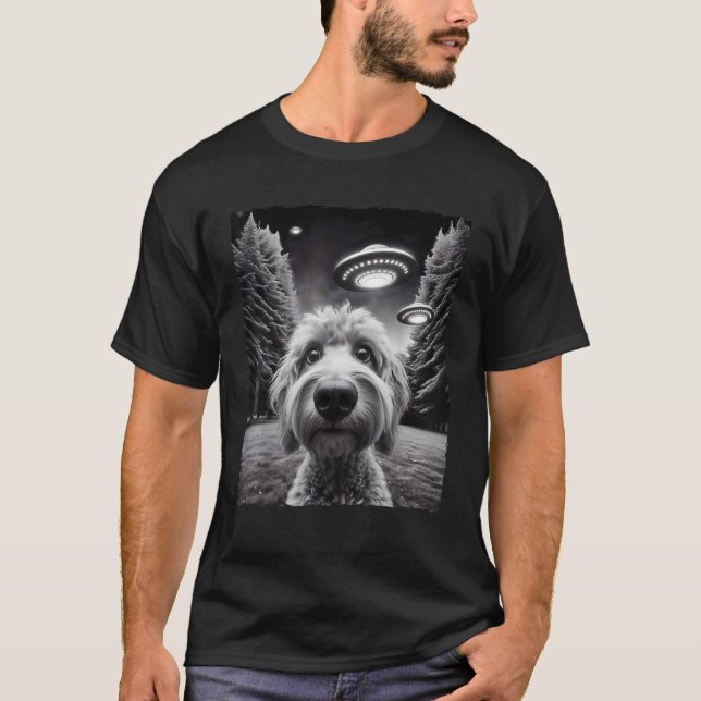 Funny Golden Doodle Selfie UFO Begegnungen für Hun T-Shirt (Vorderseite)