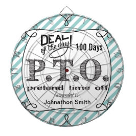 Funny gratuliert dazu, so zu tun, als wäre die Zei Dartscheibe