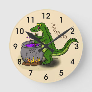 Funny green alligator cooking cartoon runde wanduhr