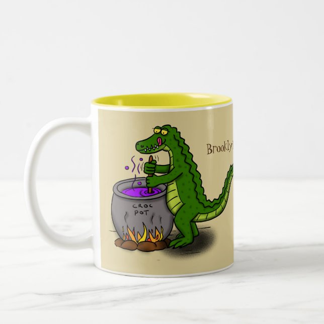Funny Green Alligator Koch Cartoon Zweifarbige Tasse (Links)