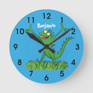 Funny green smiling animated iguana lizard runde wanduhr