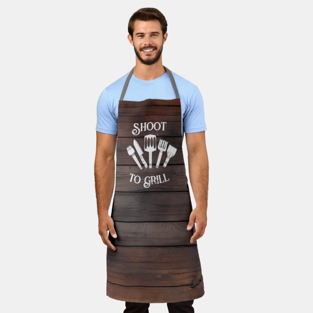 Funny Grilling Gift - Shoot to Grill Schürze (Getragen)