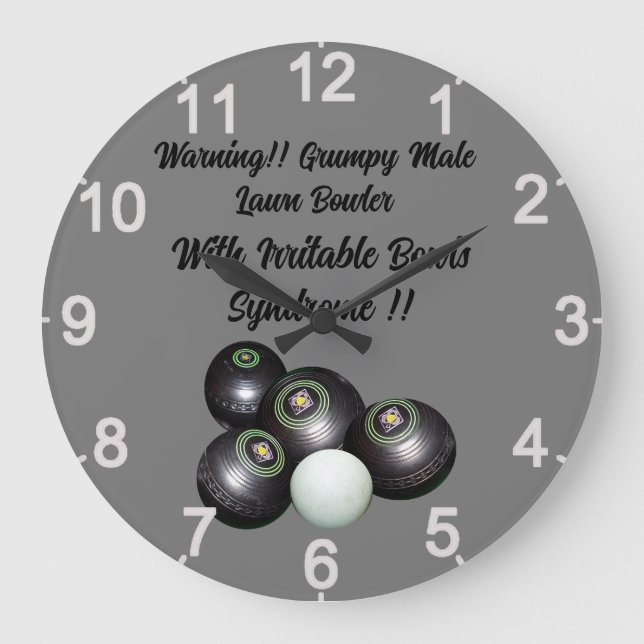 Funny Grumpy Male Lawn Bowler, Wall Clock Große Wanduhr (Vorderseite)