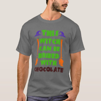 Funny Halloween Kostümschokolade mit Wicth Broom T-Shirt