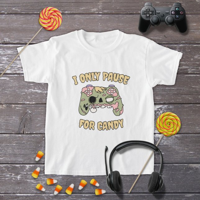 Funny Halloween Zombie Video Game Controller T-Shirt (Von Creator hochgeladen)