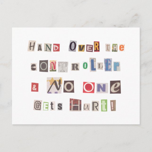 Funny Hand über Controller Ransom Note Collage Postkarte (Vorderseite)