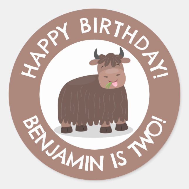 Funny happy yak personalisiert Cartoon Geburtstag Runder Aufkleber (Vorderseite)