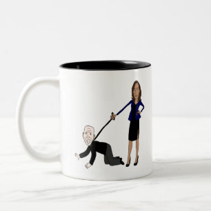 Funny Harris Walking Biden Cartoon Zweifarbige Tasse