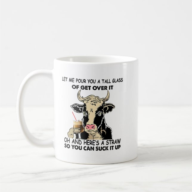 Funny Heifer pour dir ein großes Glas, um es hinüb Kaffeetasse (Links)