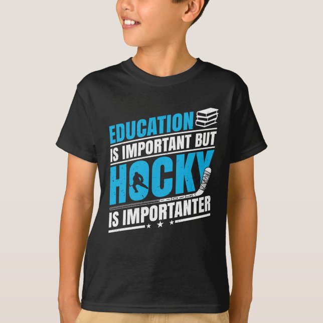 Funny Hockey ist wichtig T-Shirt (Vorderseite)