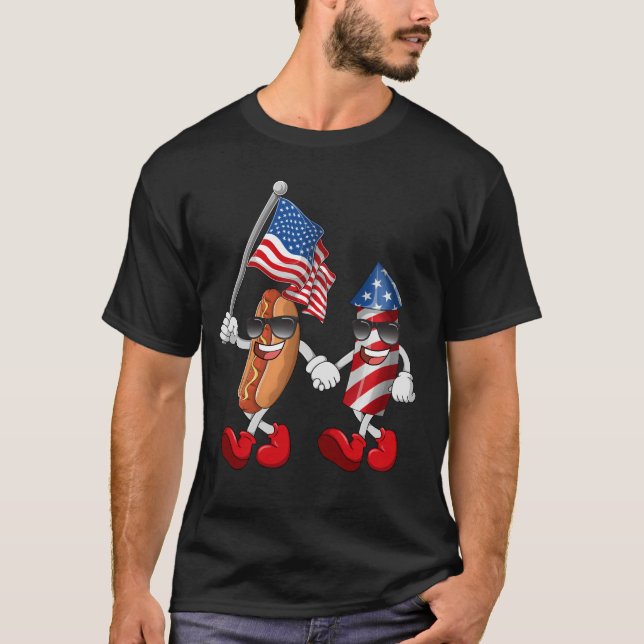 Funny Hot Dog Firecracker 4. Juli Merica USA T-Shirt (Vorderseite)