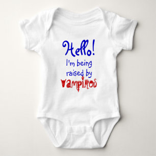 Funny, ich bin, ich werde von Vampires aufgezogen Baby Strampler