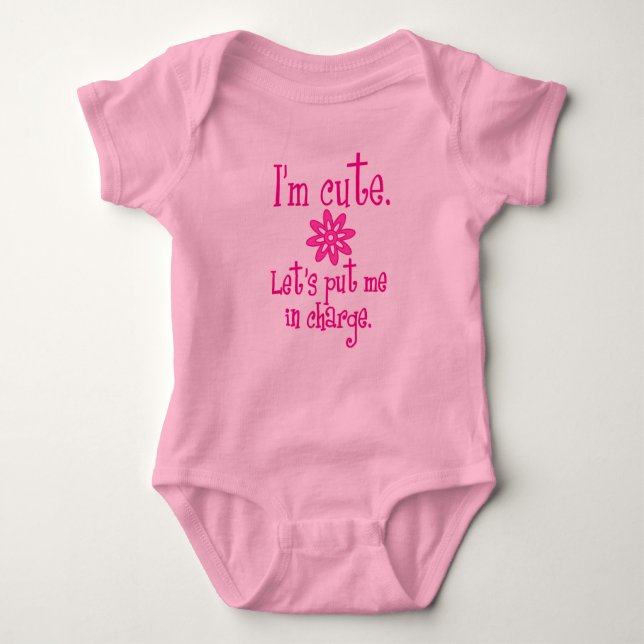 Funny "I'm Niedlich Put Me in Charge" Pink Girly S Baby Strampler (Vorderseite)