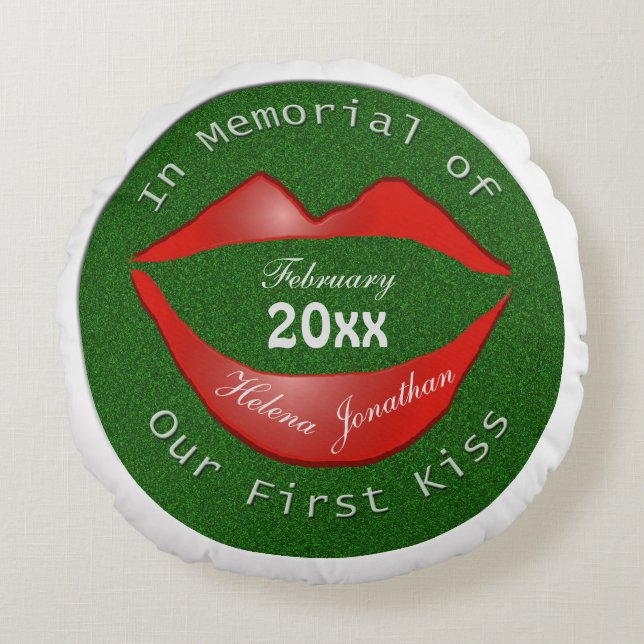 Funny in Erinnerung an Coupels ersten Kuss Weiß Rundes Kissen (Vorderseite)