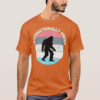 Funny international bekannt Retro Bigfoot T-Shirt