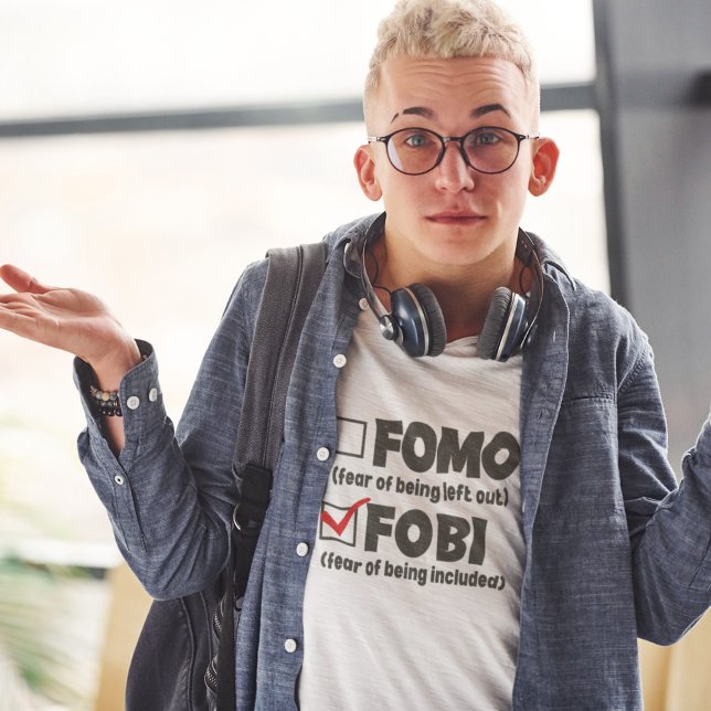 Funny Introvert FOMO FOBI Sozial Awkward Light T-Shirt (Von Creator hochgeladen)