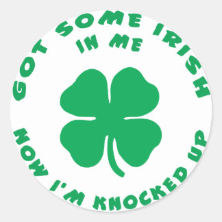 Funny Irish Pregnant Maternity Runder Aufkleber