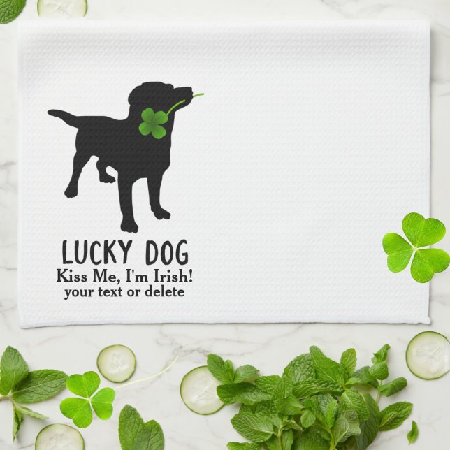 Funny Irish St. Patrick's Day Black Lab Lucky Dog Küchentuch (Von Creator hochgeladen)