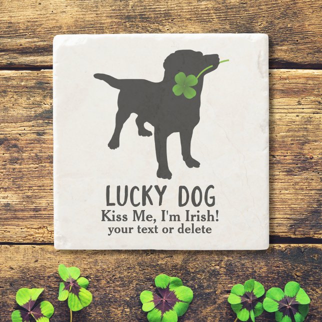 Funny Irish St. Patrick's Day Black Lab Lucky Dog Steinuntersetzer (Von Creator hochgeladen)