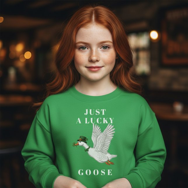 Funny Irish St. Patrick's Day Just a Lucky Goose T-Shirt (Von Creator hochgeladen)