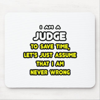Funny Judge T - Shirt und Geschenke Mousepad