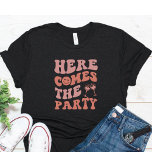 Funny Junggeselinnen-Abschied T Shirt<br><div class="desc">Niedliches und lustiges Bachelorette T-Shirt für Braufreunde. Einfaches Party mit rosa Buchstaben und einer rosa Weingläser.</div>
