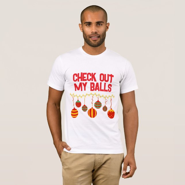 Funny Karo Out My Balls Weihnachtsschmuck T-Shirt (Vorne ganz)