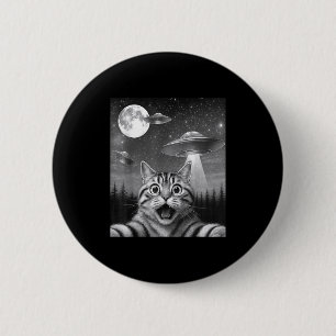 Funny Katze in einem Wald mit Ufo Men W Button