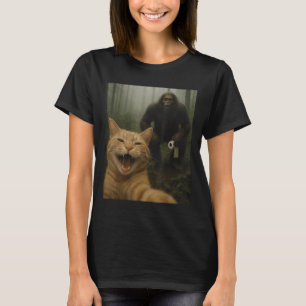 Funny Katze überrascht glücklich Selfie mit Bigfoo T-Shirt