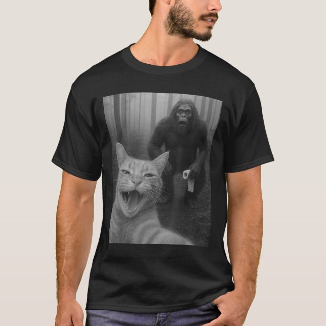 Funny Katze überrascht glücklich Selfie mit Bigfoo T-Shirt (Vorderseite)