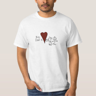 Funny Kids Art Vater ist sehr geliebt T-Shirt