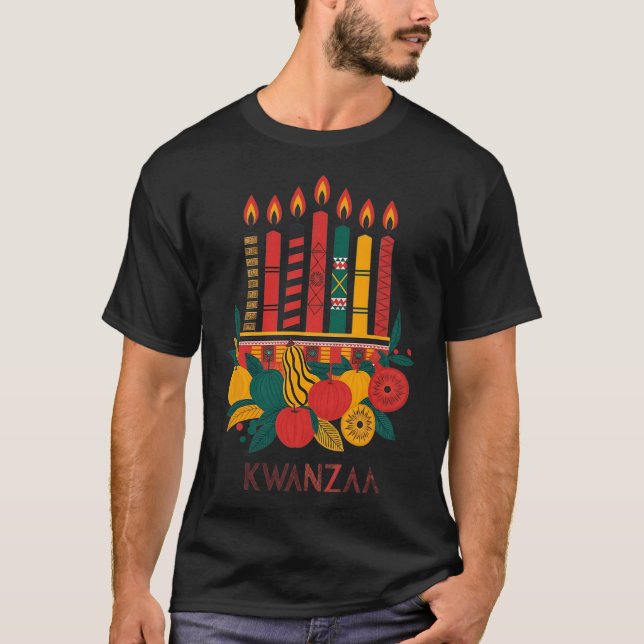 Funny Kinara Seven Candles Kwanzaa Feier 2 T-Shirt (Vorderseite)