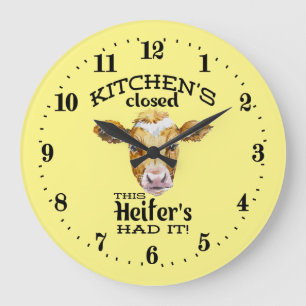 funny Kitchen cow word art Große Wanduhr
