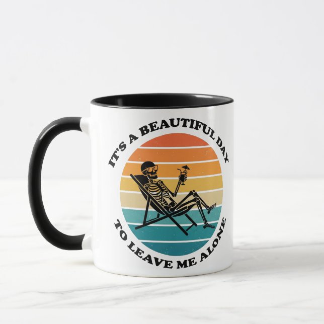 Funny "Leave Me Alone" Retro Skeleton Sarcastic Tasse (Links)